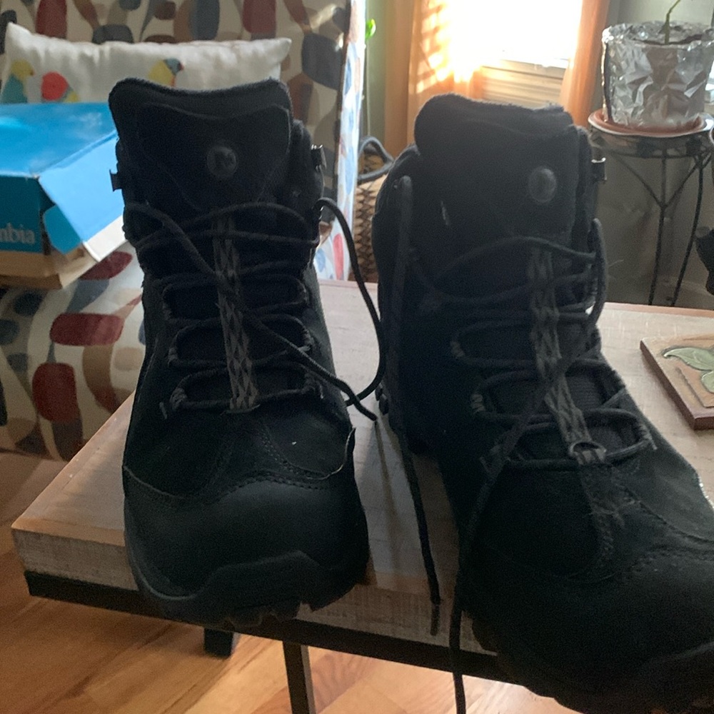 Men’s size 13 Merrell boots,black